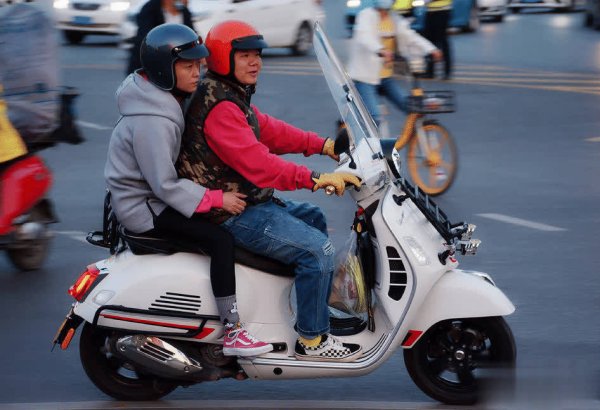 股票配资十倍网站 72V32Ah容量大却不如60V35Ah电动车远，原因何在？